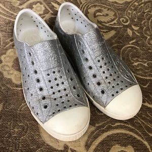 Girls glitter Natives